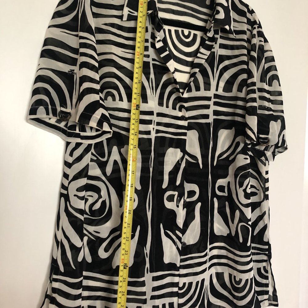 UNISEX Vintage Black + White Pattern Button Up - Picture 4 of 4